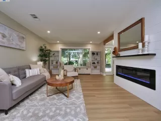 Photo #2: 41108505 Listing