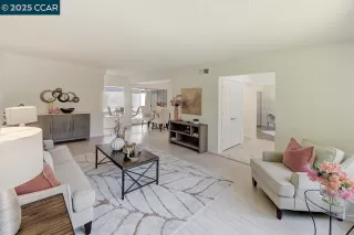 Photo #3: 41108591 Listing