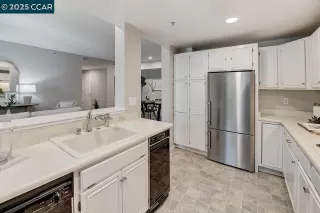 Photo #6: 41108628 Listing