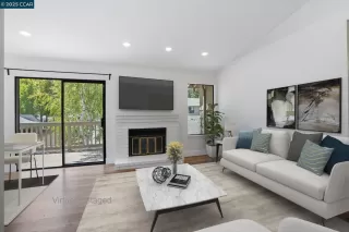 Browse active condo listings in FOXBORO DOWNS