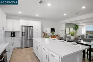 Photo #5: 41108678 Listing 