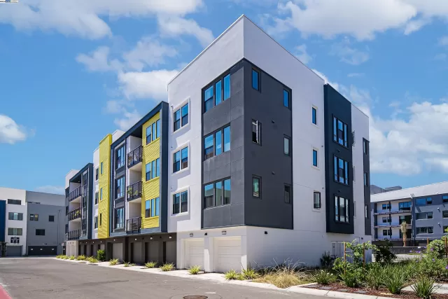 MLS: 41108744 Condo For Sale