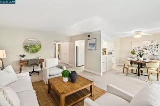 Photo #3: 41108775 Listing