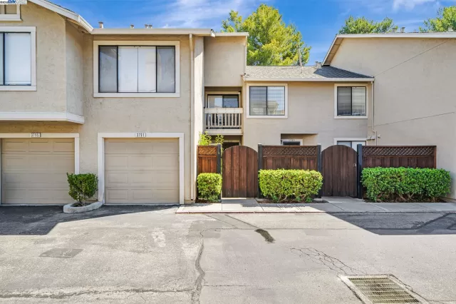 MLS: 41108924 Condo For Sale