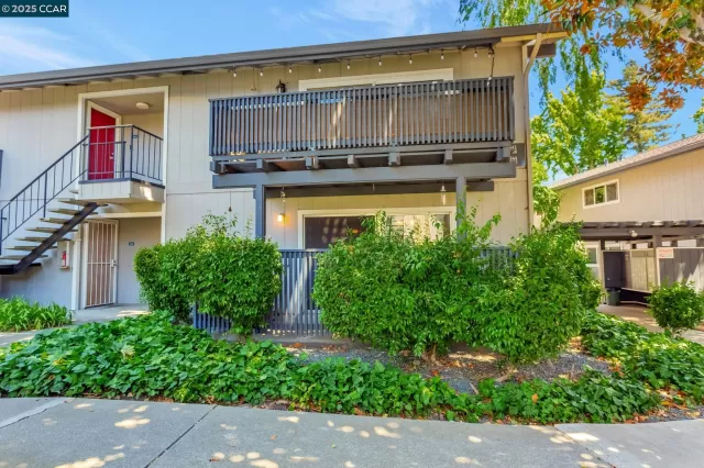 MLS: 41108964 Condo For Sale