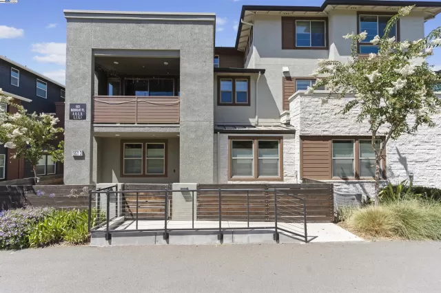 MLS: 41108975 Condo For Sale