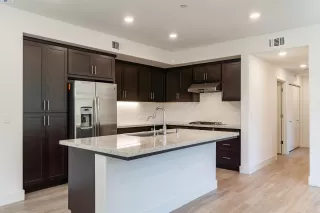 Photo #6: 41108975 Listing