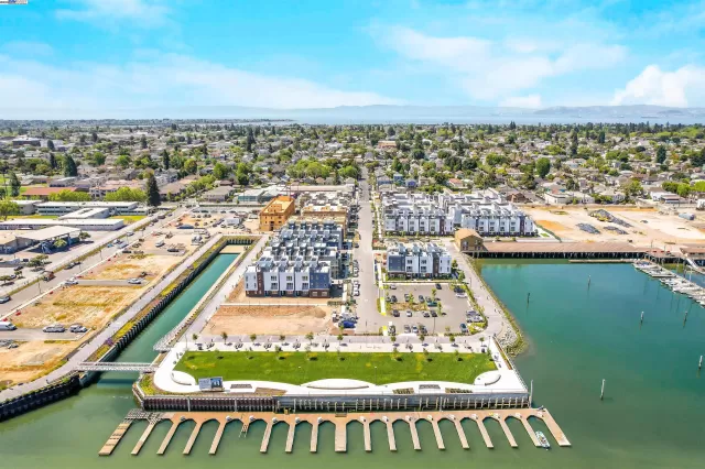 MLS: 41108993 Condo For Sale