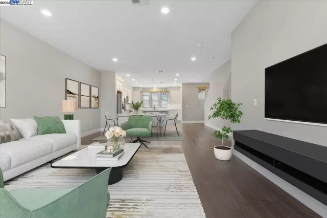 MLS: 41109006 Condo For Sale