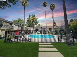 Browse active condo listings in WALNUT PLACE