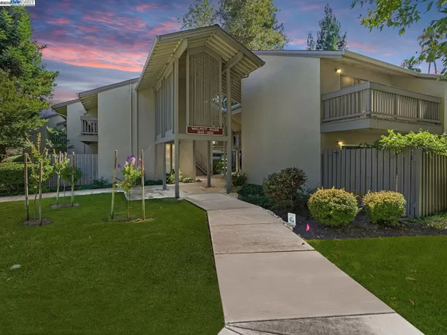 MLS: 41109055 Condo For Sale