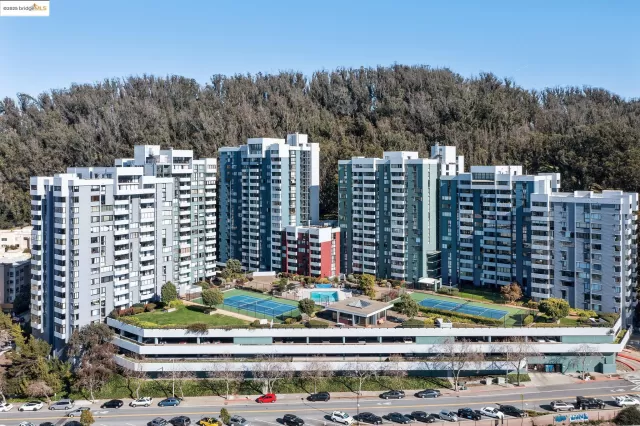 MLS: 41109132 Condo For Sale