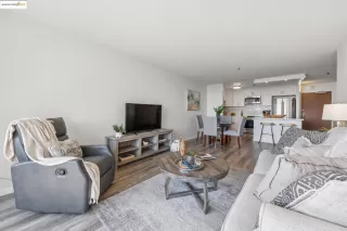 Photo #5: 41109132 Listing