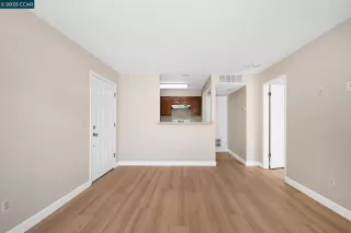 Photo #2: 41109209 Listing 