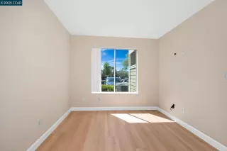 Photo #5: 41109209 Listing 