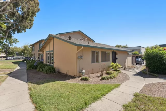 MLS: 41109249 Condo For Sale