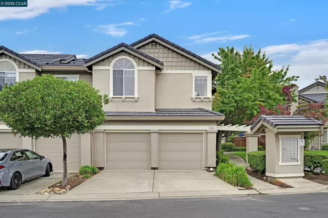 MLS: 41109331 Condo For Sale