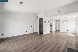 Photo #3: 41109386 Listing