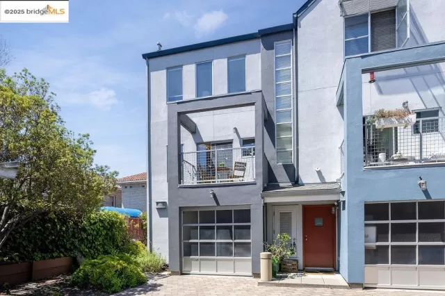 MLS: 41109439 Condo For Sale