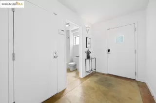 Photo #4: 41109439 Listing