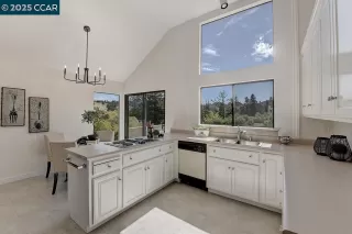 Photo #4: 41109456 Listing