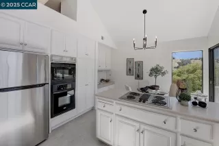 Photo #5: 41109456 Listing