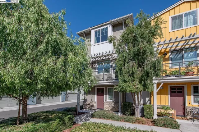 MLS: 41109529 Condo For Sale