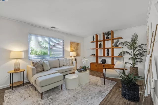 MLS: 41109569 Condo For Sale