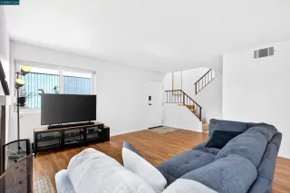 Photo #4: 41109594 Listing