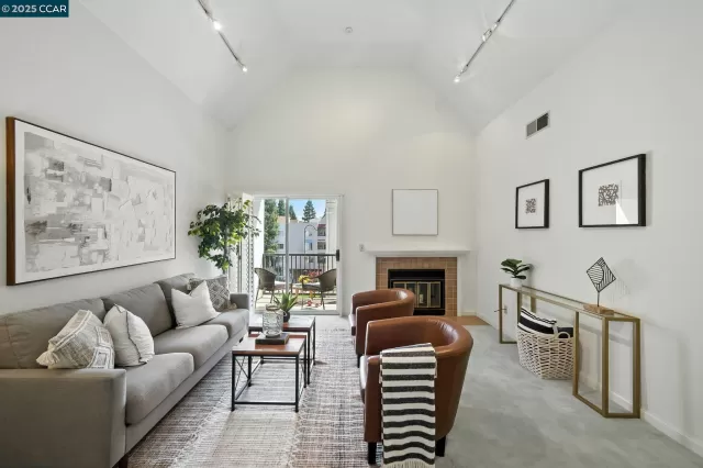 MLS: 41109598 Condo For Sale