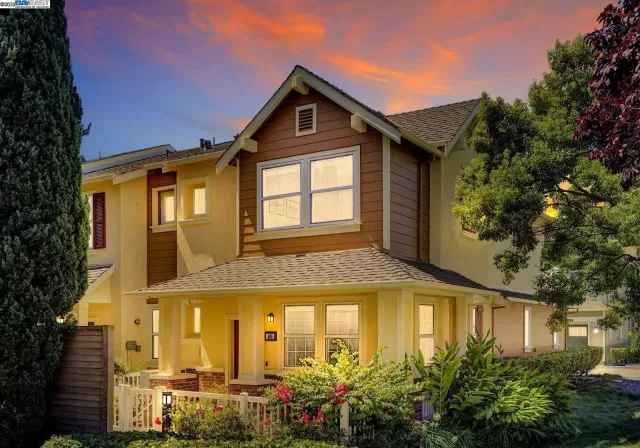 MLS: 41109633 Condo For Sale