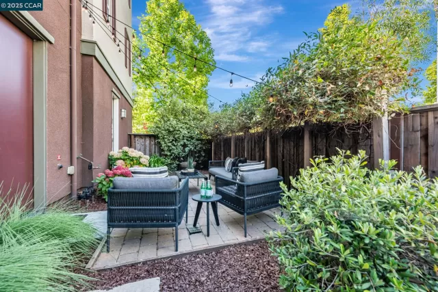 MLS: 41109649 Condo For Sale