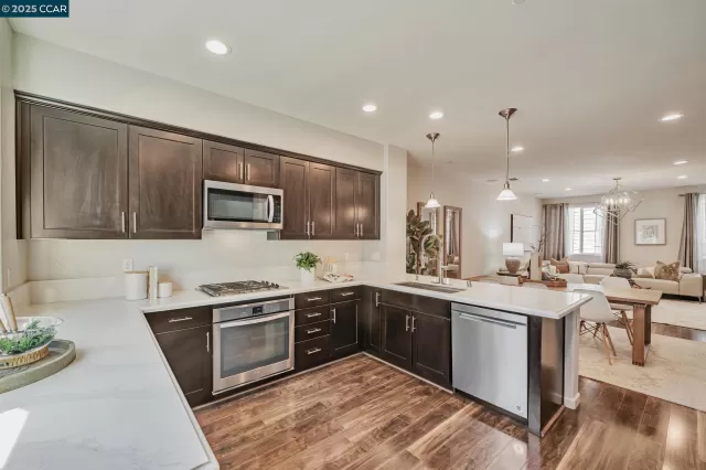 MLS: 41109651 Condo For Sale