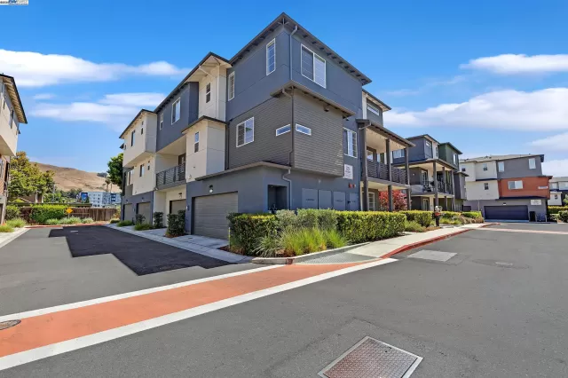 MLS: 41109708 Condo For Sale