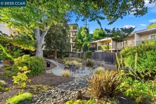 More Details about MLS # 41109722 : 1470 CREEKSIDE DR. # 17
