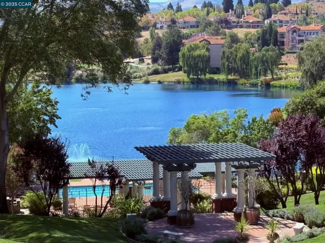 MLS: 41109758 Condo For Sale