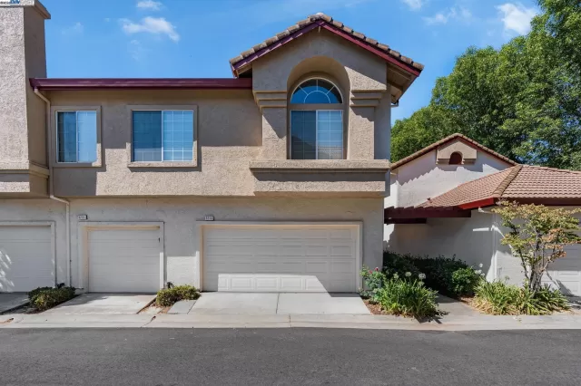 MLS: 41109812 Condo For Sale