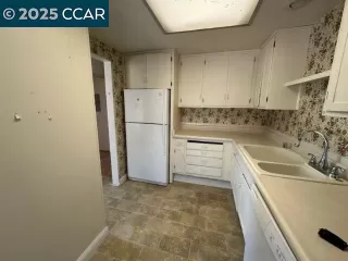 Photo #5: 41109815 Listing