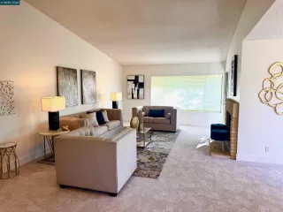 Photo #2: 41109838 Listing