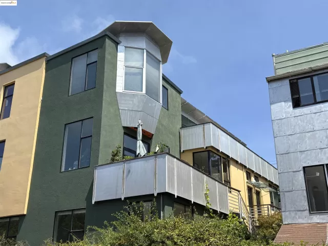 MLS: 41109940 Condo For Sale