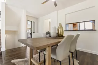 Photo #4: 41110012 Listing