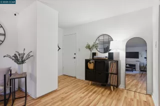 Photo #2: 41110019 Listing 