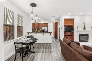 Photo #3: 41110156 Listing