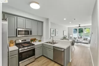Photo #6: 41110244 Listing