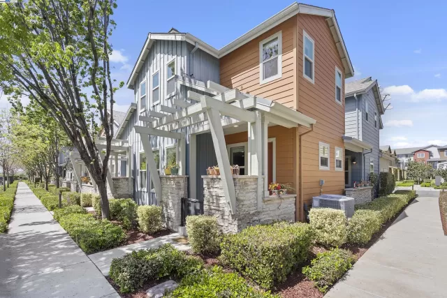 MLS: 41110337 Condo For Sale
