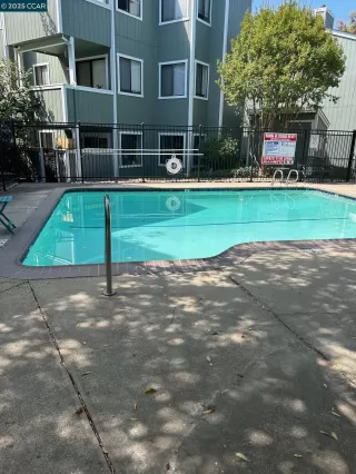 Photo #6: 41110339 Listing