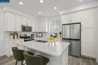 Photo #5: 41110380 Listing