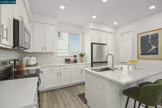 Photo #6: 41110380 Listing