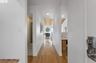 Photo #6: 41110401 Listing