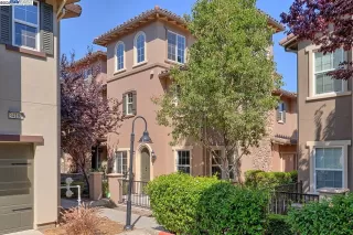 More Details about MLS # 41110420 : 5621 VIA LUGANO